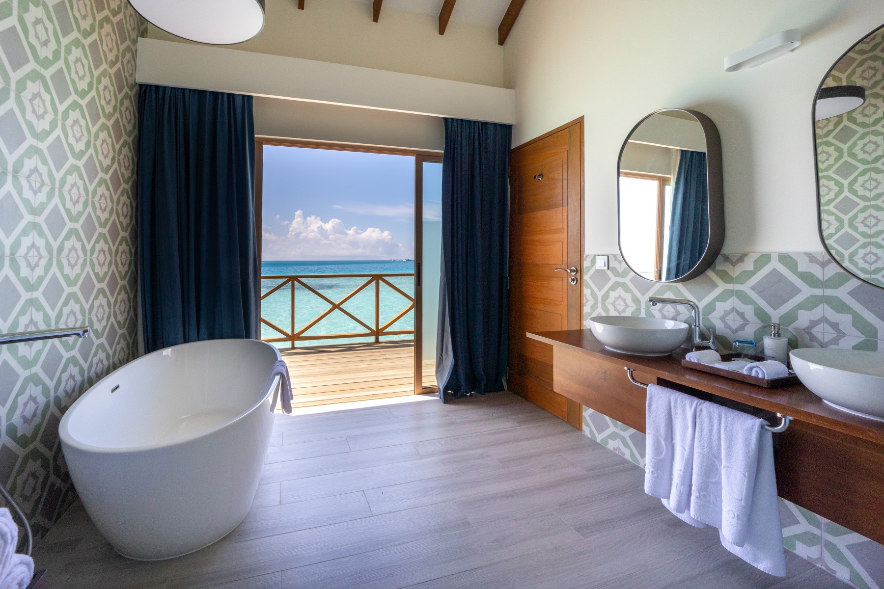 Lagoon Suite